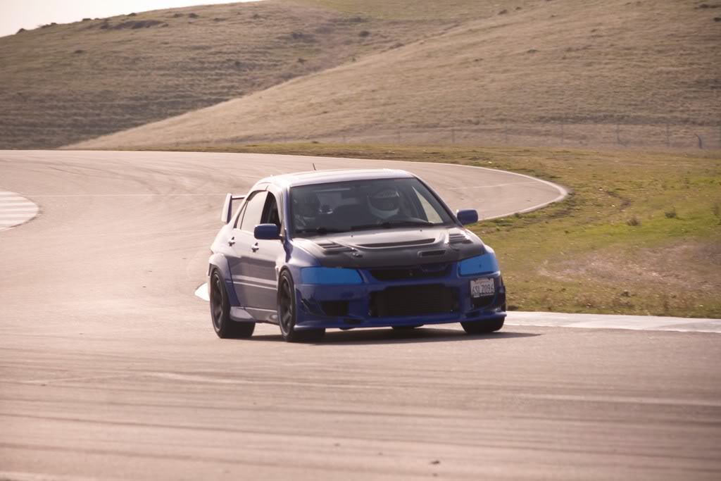 2003 Mitsubishi Lancer Evolution photo
