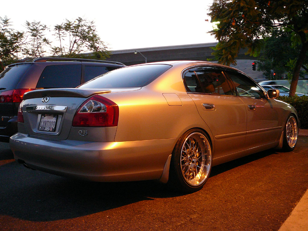 2002 Infiniti Q45 photo