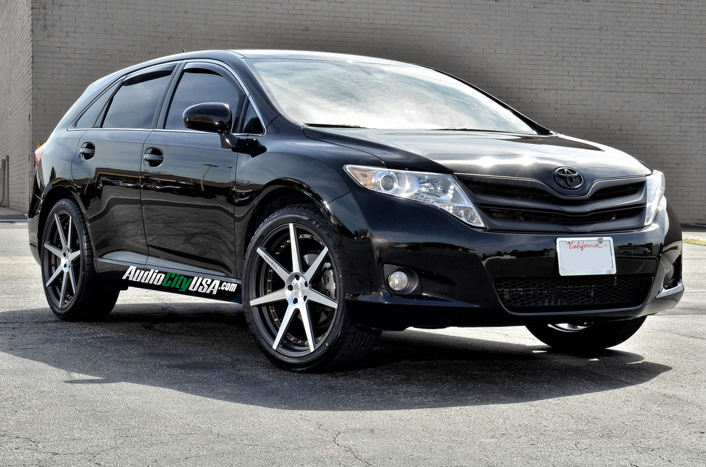 2010 Toyota Venza photo