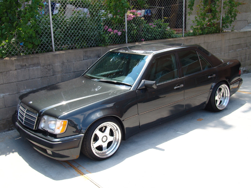 1992 Mercedes E-class photo