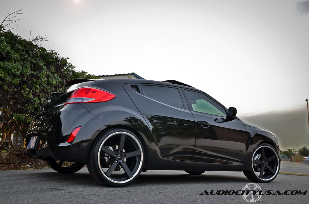 2012 Hyundai Veloster photo