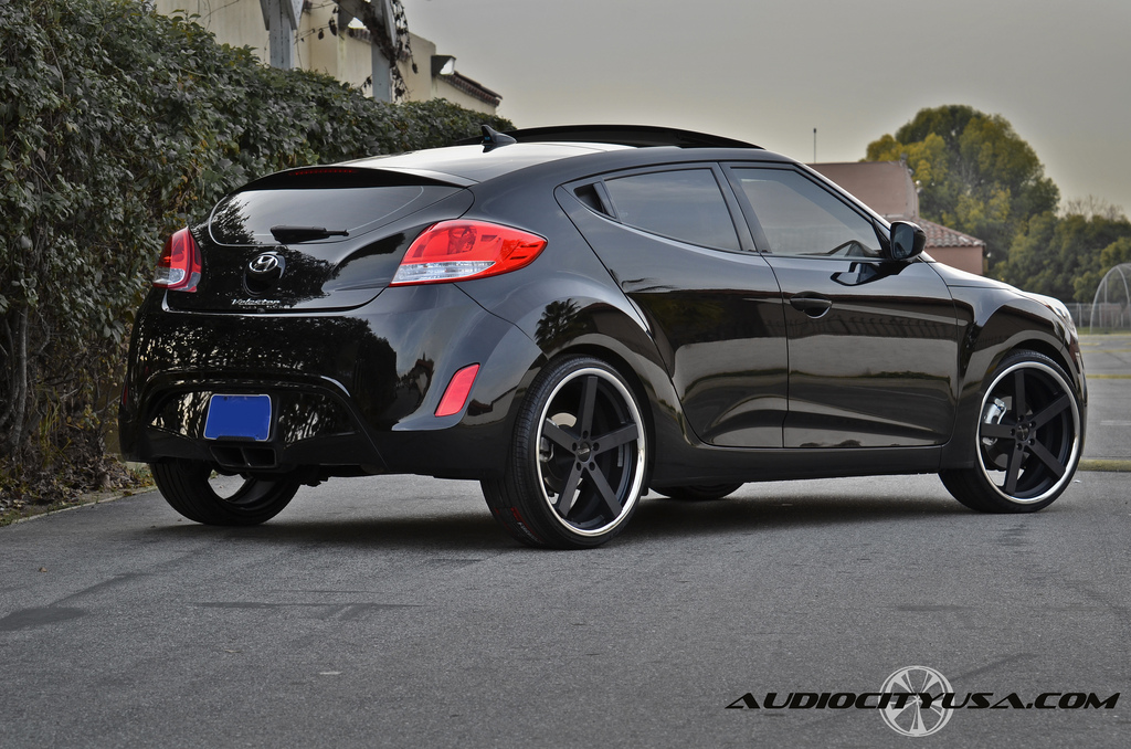 2012 Hyundai Veloster photo