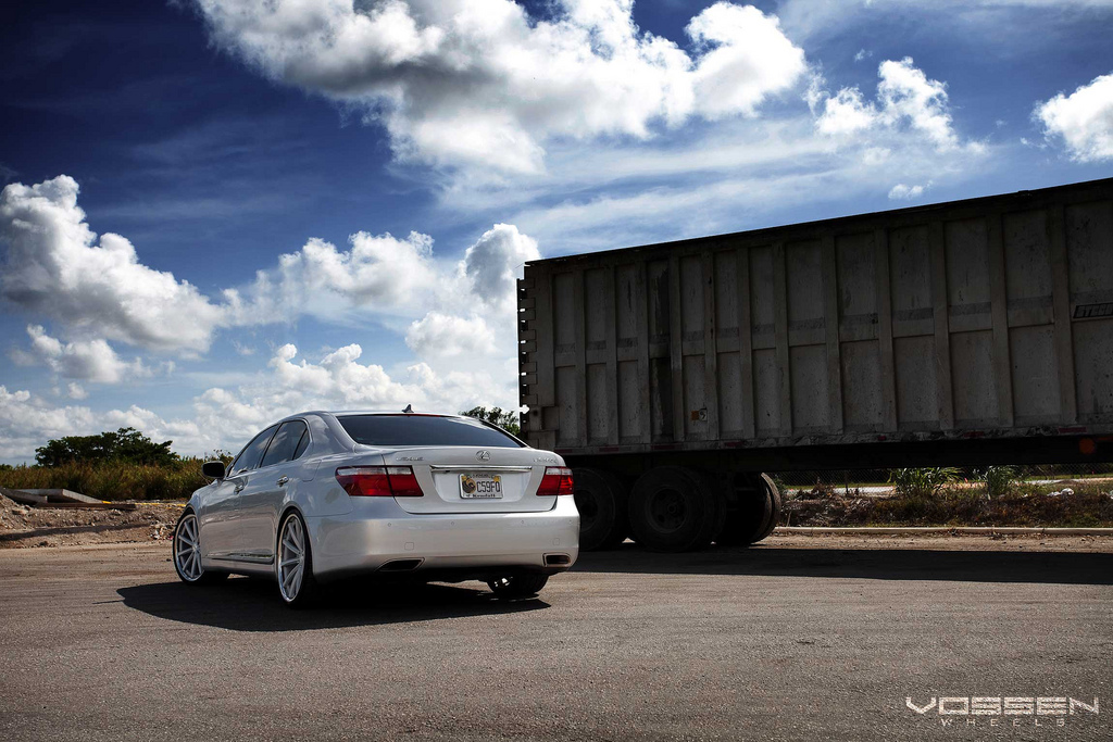 2009 Lexus LS 460 photo