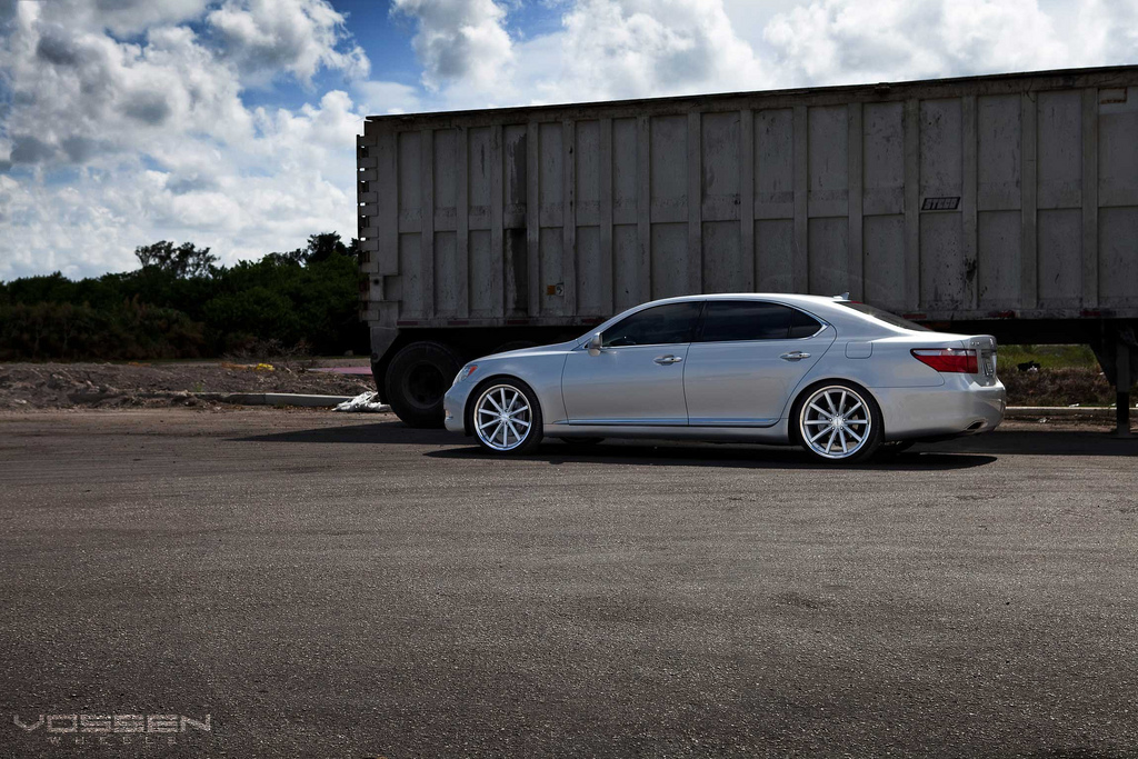 2009 Lexus LS 460 photo