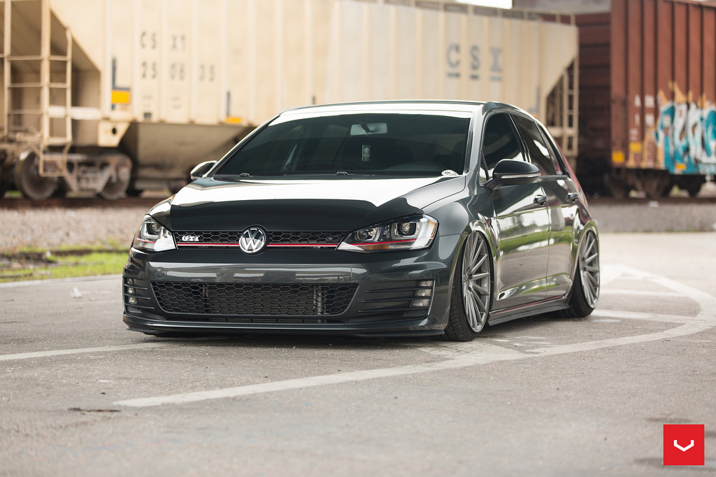 2015 Volkswagen GTI photo