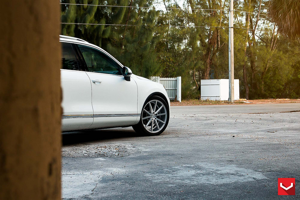 2013 Volkswagen Touareg photo