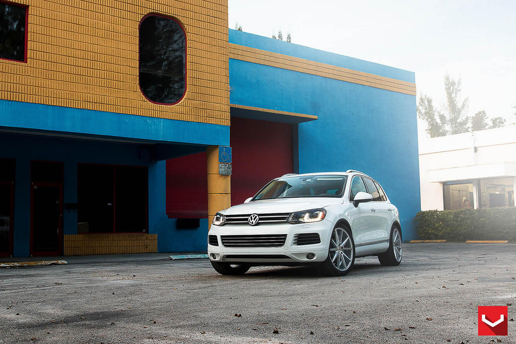 2013 Volkswagen Touareg photo