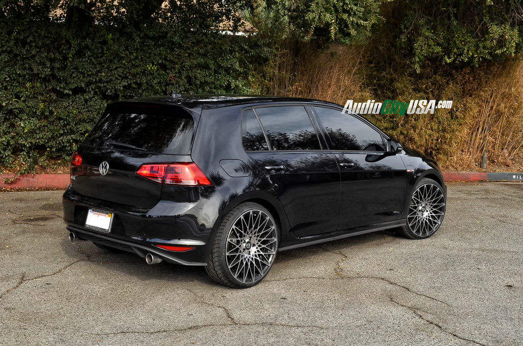 2014 Volkswagen GTI photo