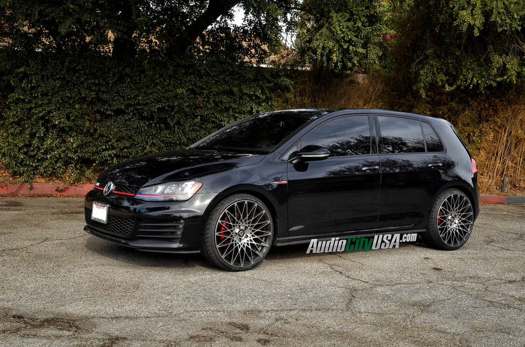 2014 Volkswagen GTI photo