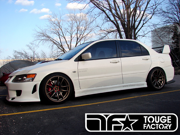 2003 Mitsubishi Lancer Evolution photo