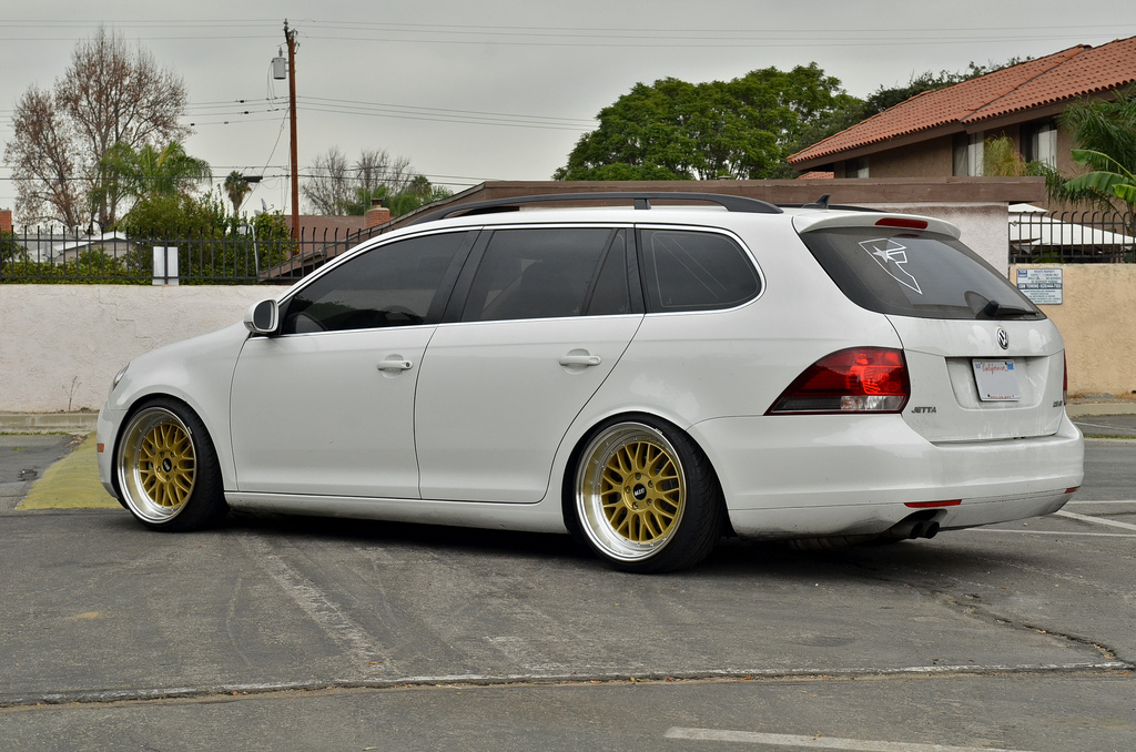 2013 Volkswagen Jetta SportWagen photo