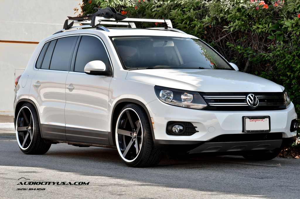 2013 Volkswagen Tiguan photo