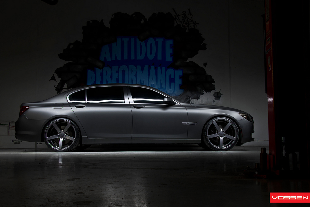 2012 BMW 740 photo