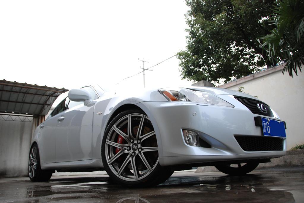 2005 Lexus IS 300 photo