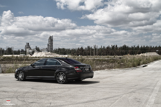 2010 Mercedes-Benz S-Class photo