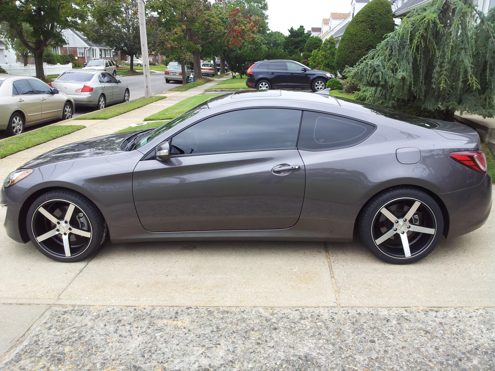 2012 Hyundai Genesis photo