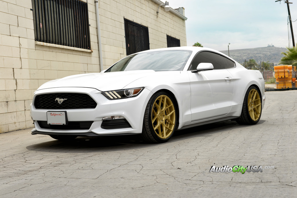 2015 Ford Mustang photo