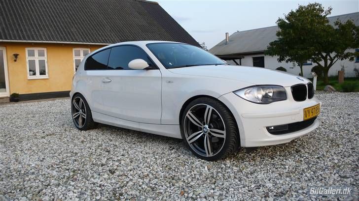 2010 BMW  135 photo