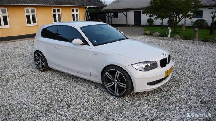 2010 BMW  135 photo