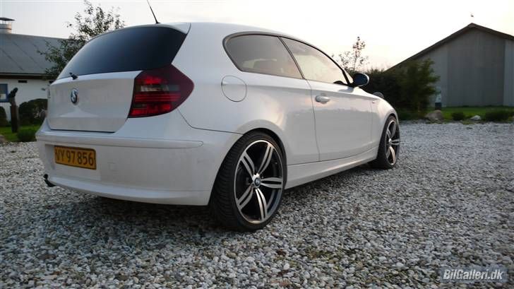 2010 BMW  135 photo