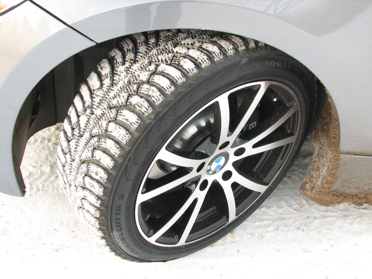 2011 BMW 128 photo
