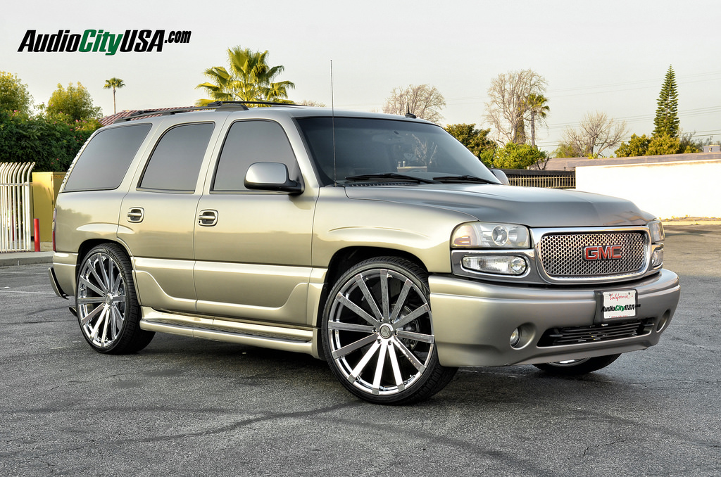 2002 GMC Yukon photo