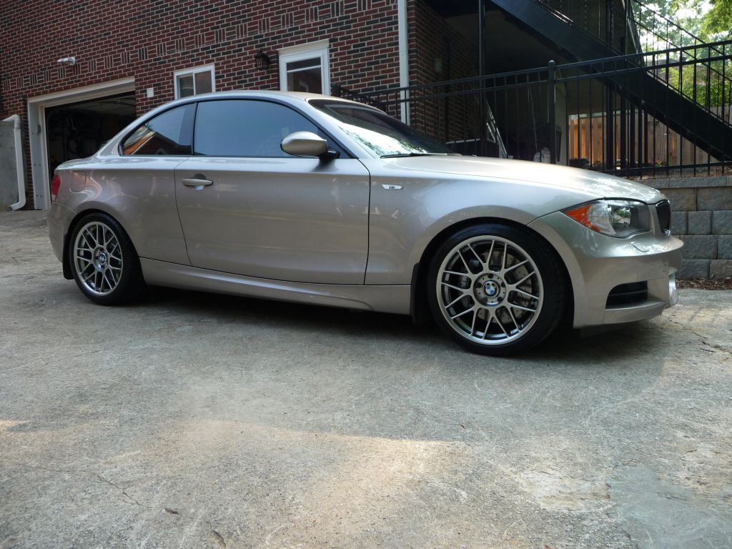 2010 BMW  135 photo