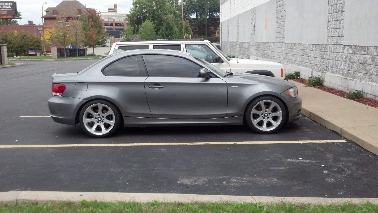 2010 BMW 128 photo