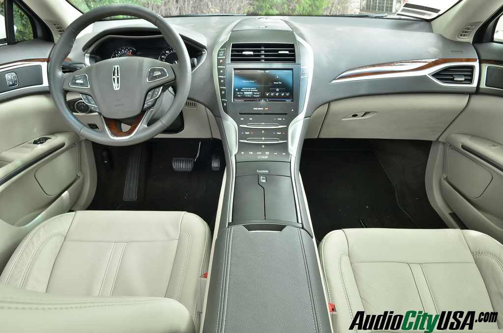 2014 Lincoln MKZ photo