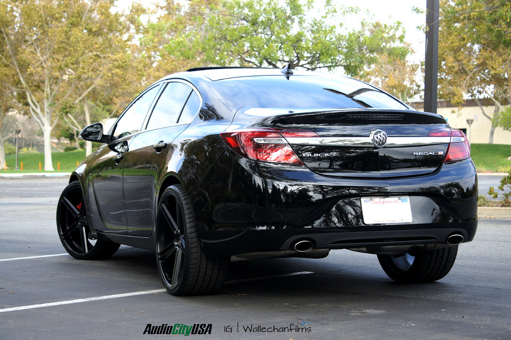 2013 Buick Regal photo