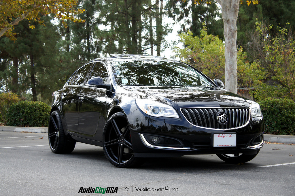 2013 Buick Regal photo