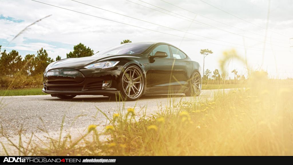 2014 Tesla Model S photo