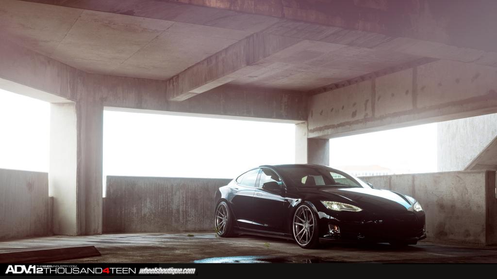 2014 Tesla Model S photo