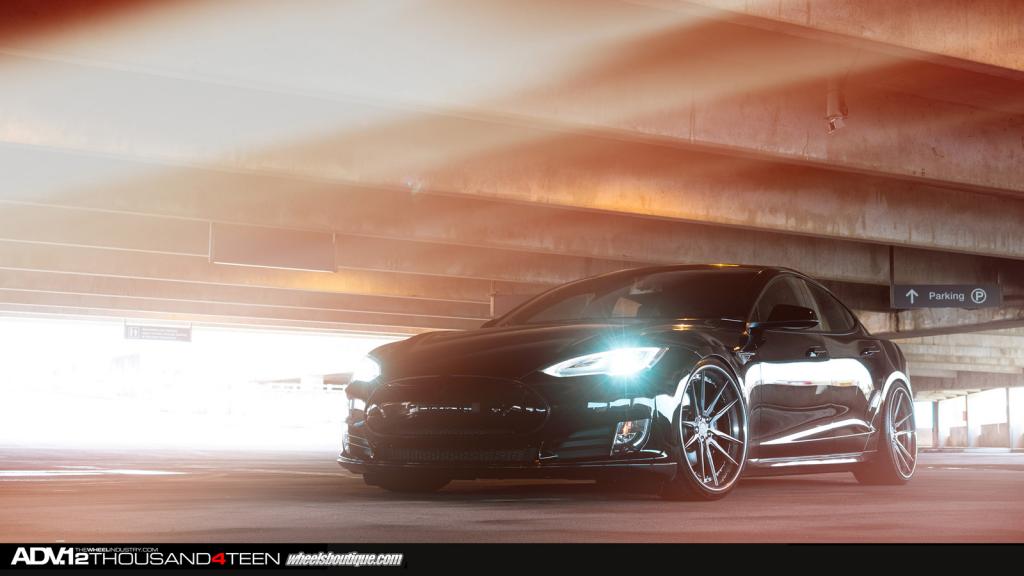 2014 Tesla Model S photo