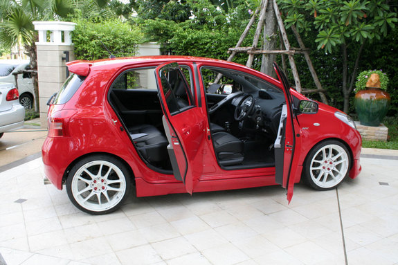 2007 Toyota Yaris photo