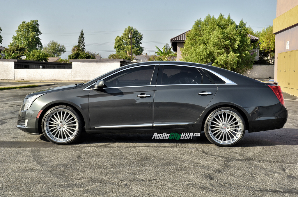 2014 Cadillac XTS photo