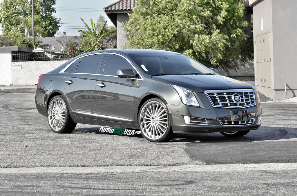 2014 Cadillac XTS photo