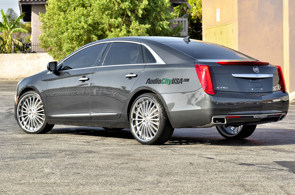 2014 Cadillac XTS photo