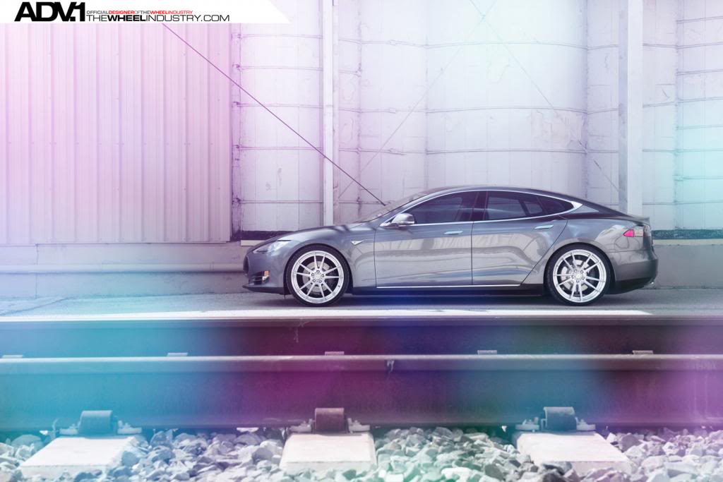 2014 Tesla Model S photo