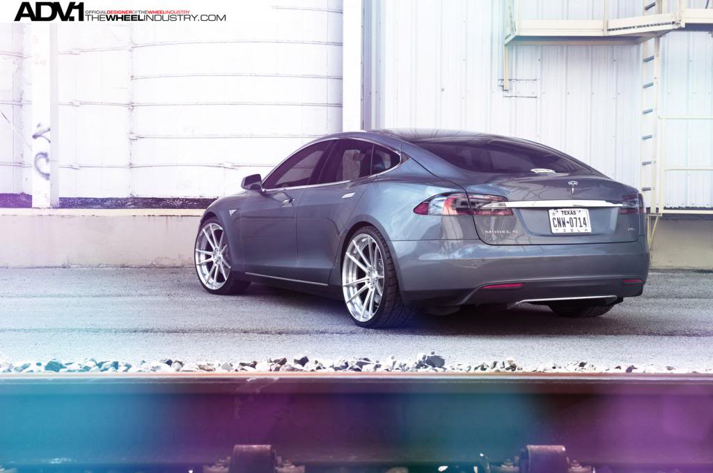 2014 Tesla Model S photo