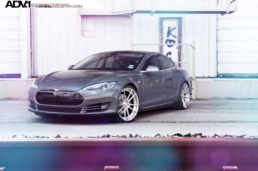 2014 Tesla Model S photo