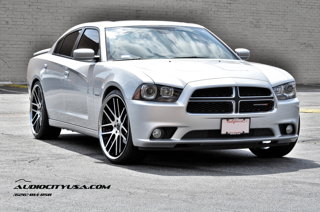 2014 Dodge Charger photo