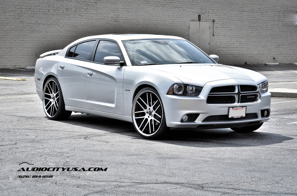 2014 Dodge Charger photo