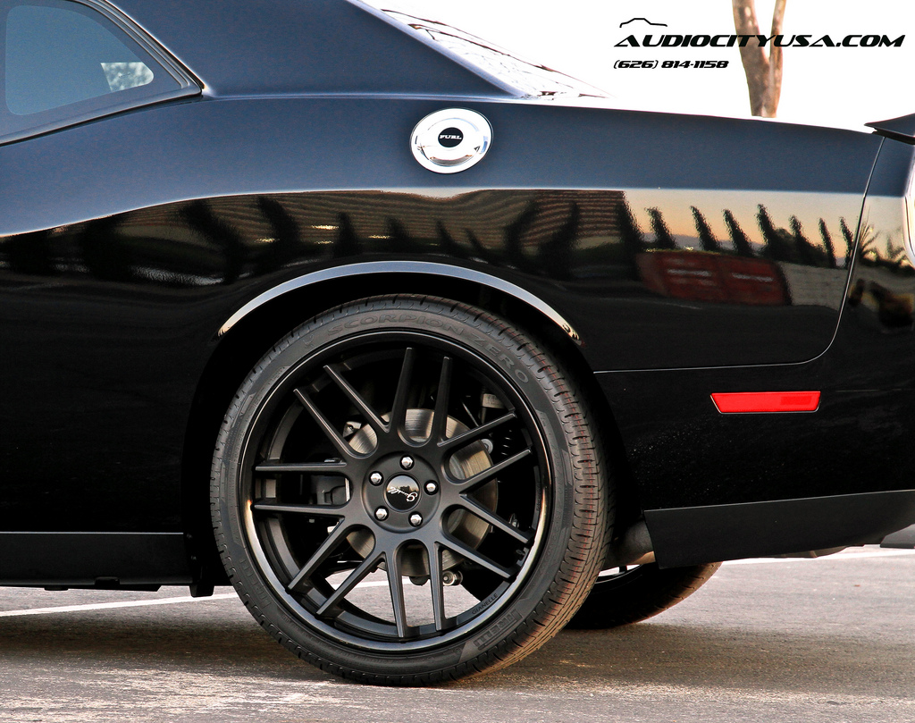 2013 Dodge Challenger photo