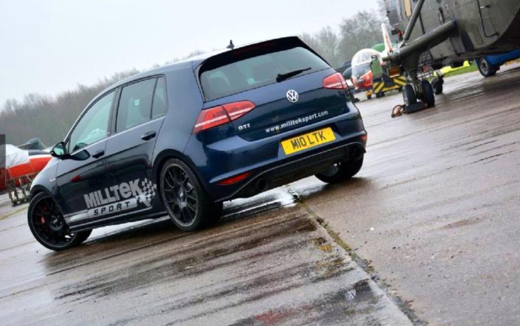 2015 Volkswagen Golf GTI photo