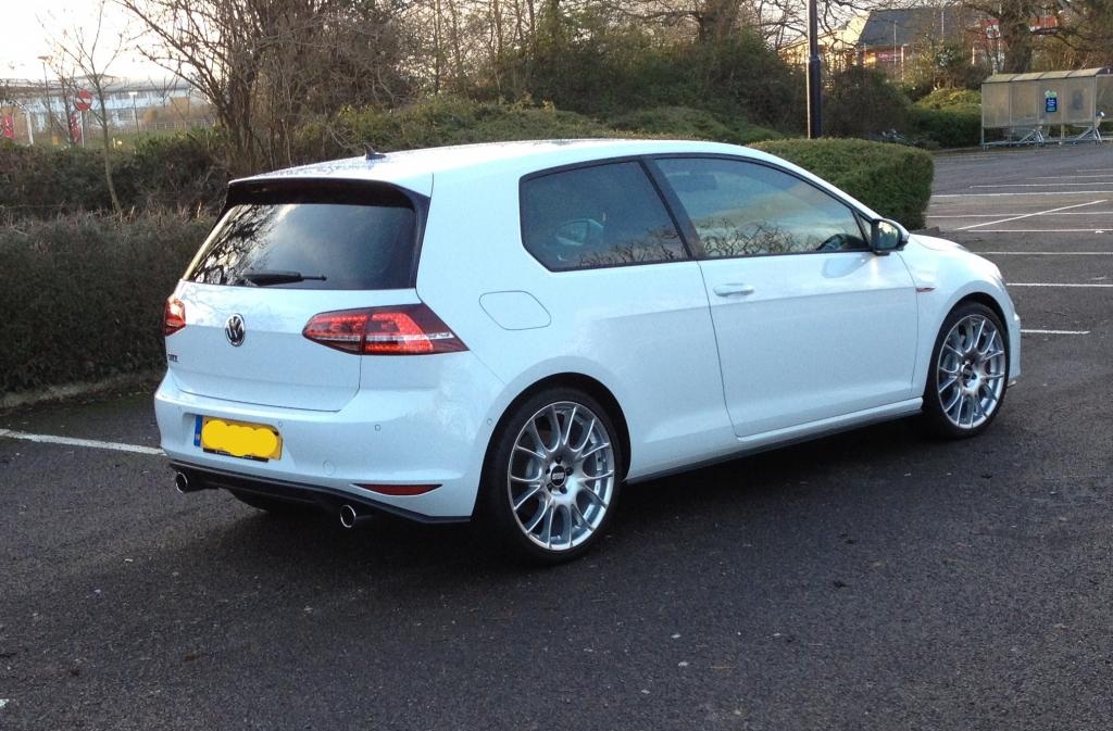 2015 Volkswagen Golf GTI photo