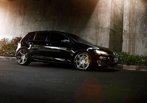 2015 Volkswagen Golf GTI photo