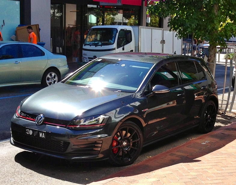 2015 Volkswagen Golf GTI photo