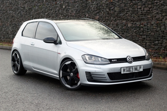 2015 Volkswagen e-Golf photo
