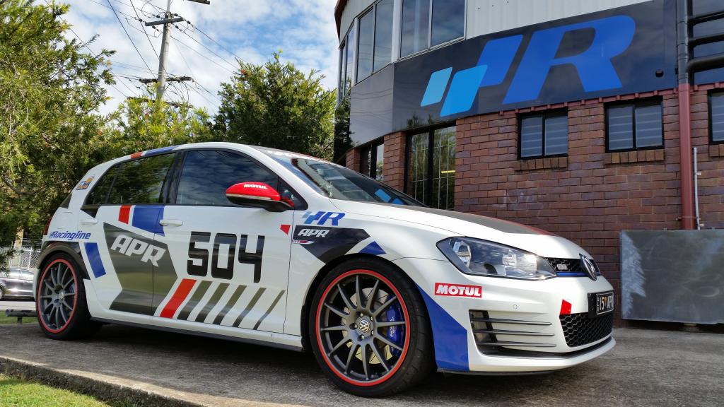 2015 Volkswagen Golf GTI photo